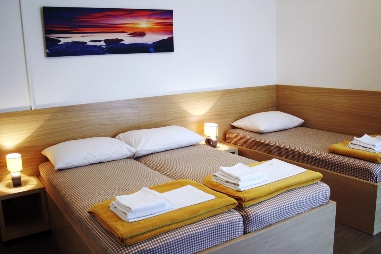 Rooms Fitea Осиек Екстериор снимка