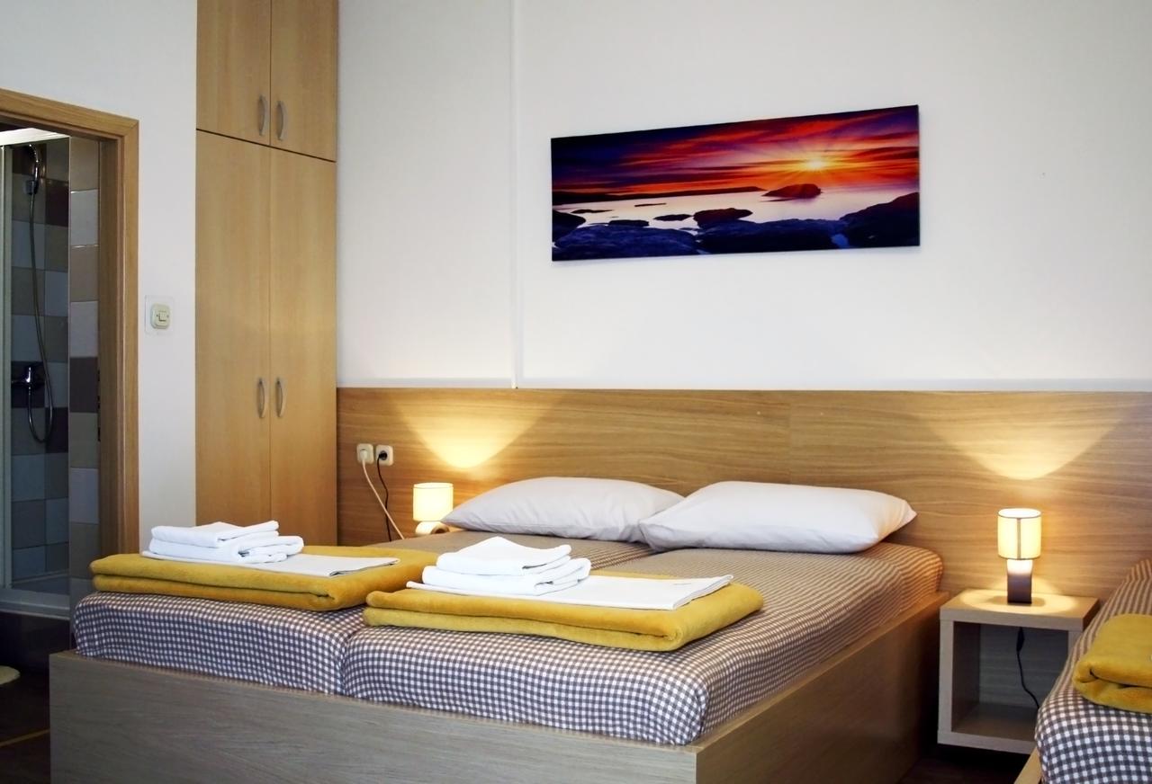 Rooms Fitea Осиек Екстериор снимка
