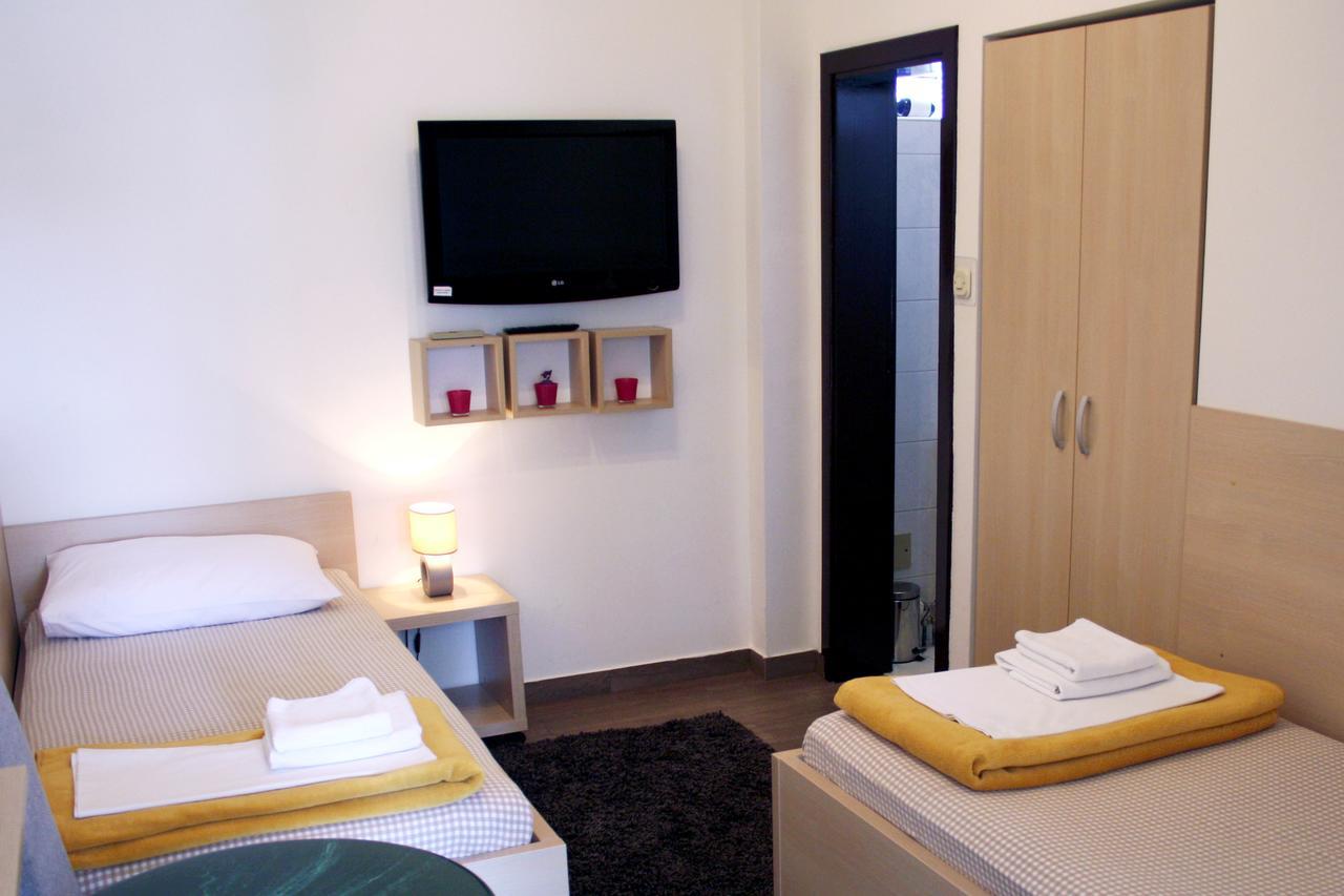 Rooms Fitea Осиек Екстериор снимка