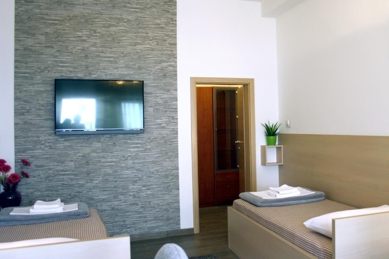 Rooms Fitea Осиек Екстериор снимка